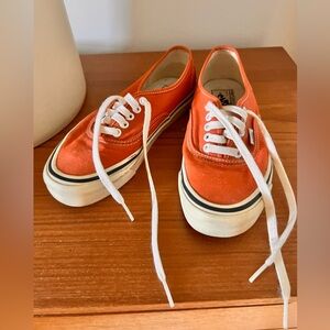 Vans Women’s - Orange Canvas Low-Top Sneakers great condition